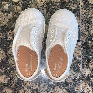 Ivory toddler Toms 7